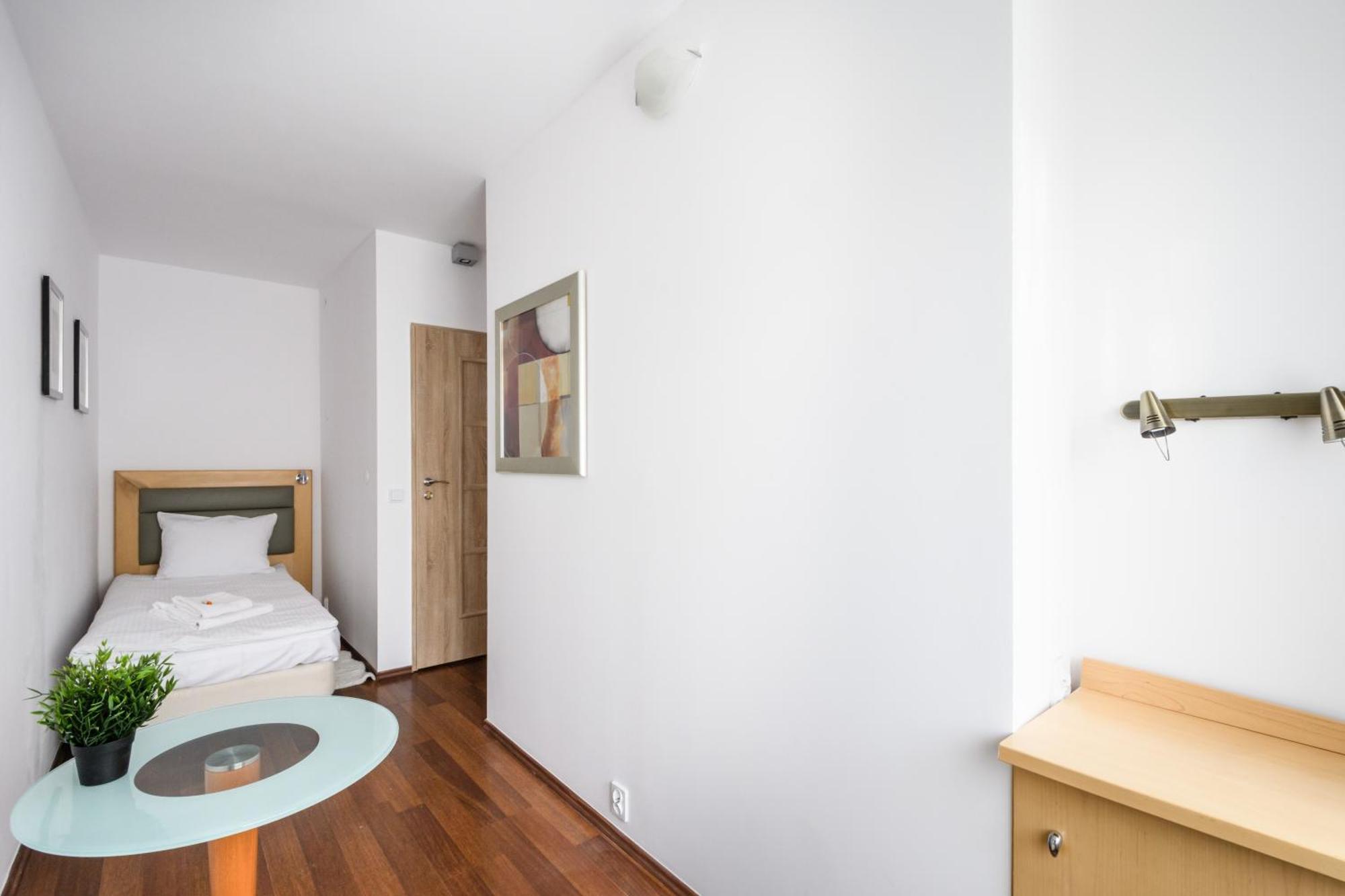 404 Rooms Zamiany Ursynow Warszawa Exteriör bild