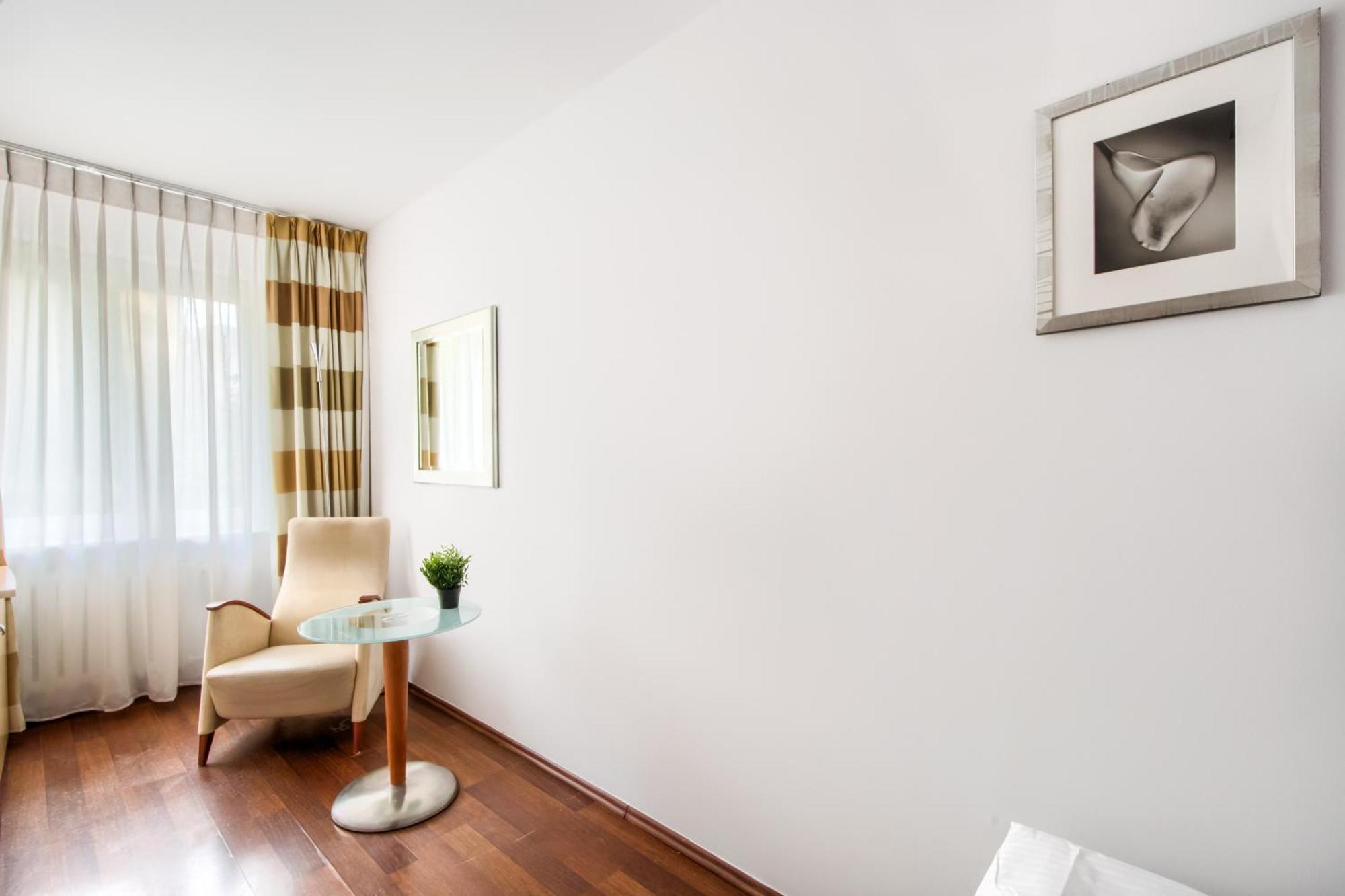 404 Rooms Zamiany Ursynow Warszawa Exteriör bild